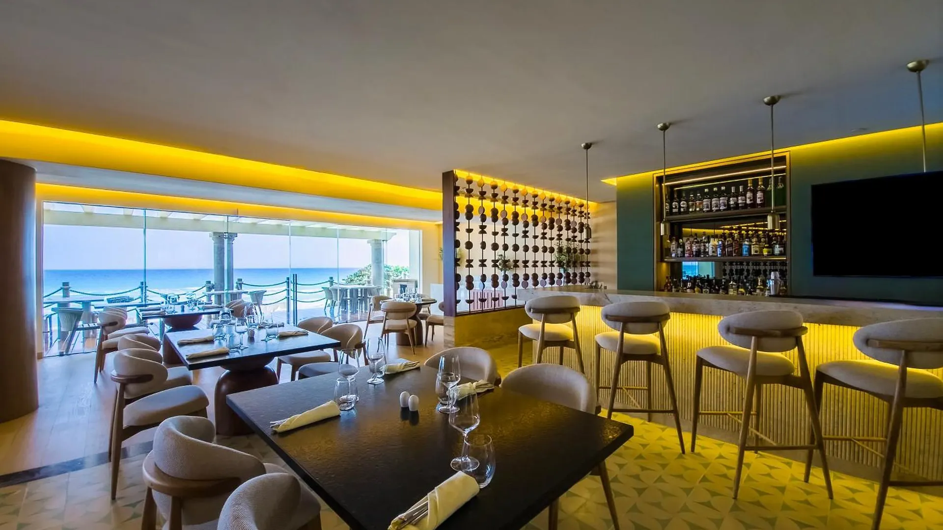 Grand Park Royal Cancún Resort