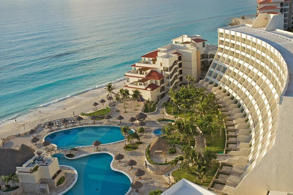 Grand Park Royal Cancun Hotel