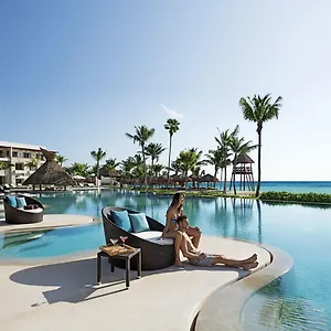 https://secrets-akumal-riviera-maya.allrivieramayahotels.com